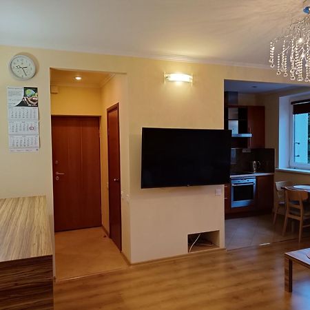 Quiet Dzelzavas Street Apartment Rīga Exterior foto