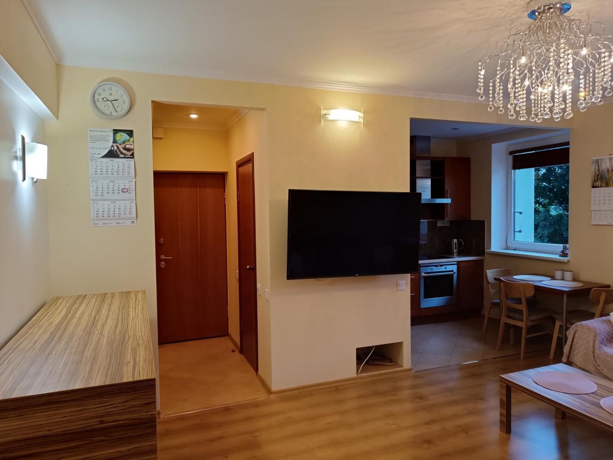 Quiet Dzelzavas Street Apartment Rīga Exterior foto